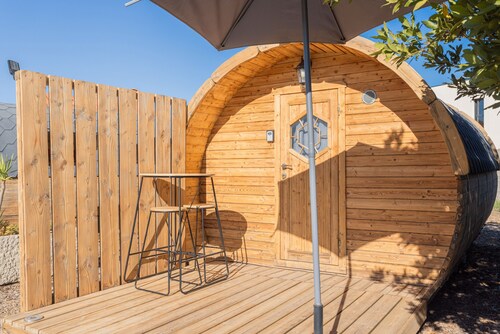 Apartment 'Barrel Orange' with Mountain View, Private Terrace and Air Conditioning