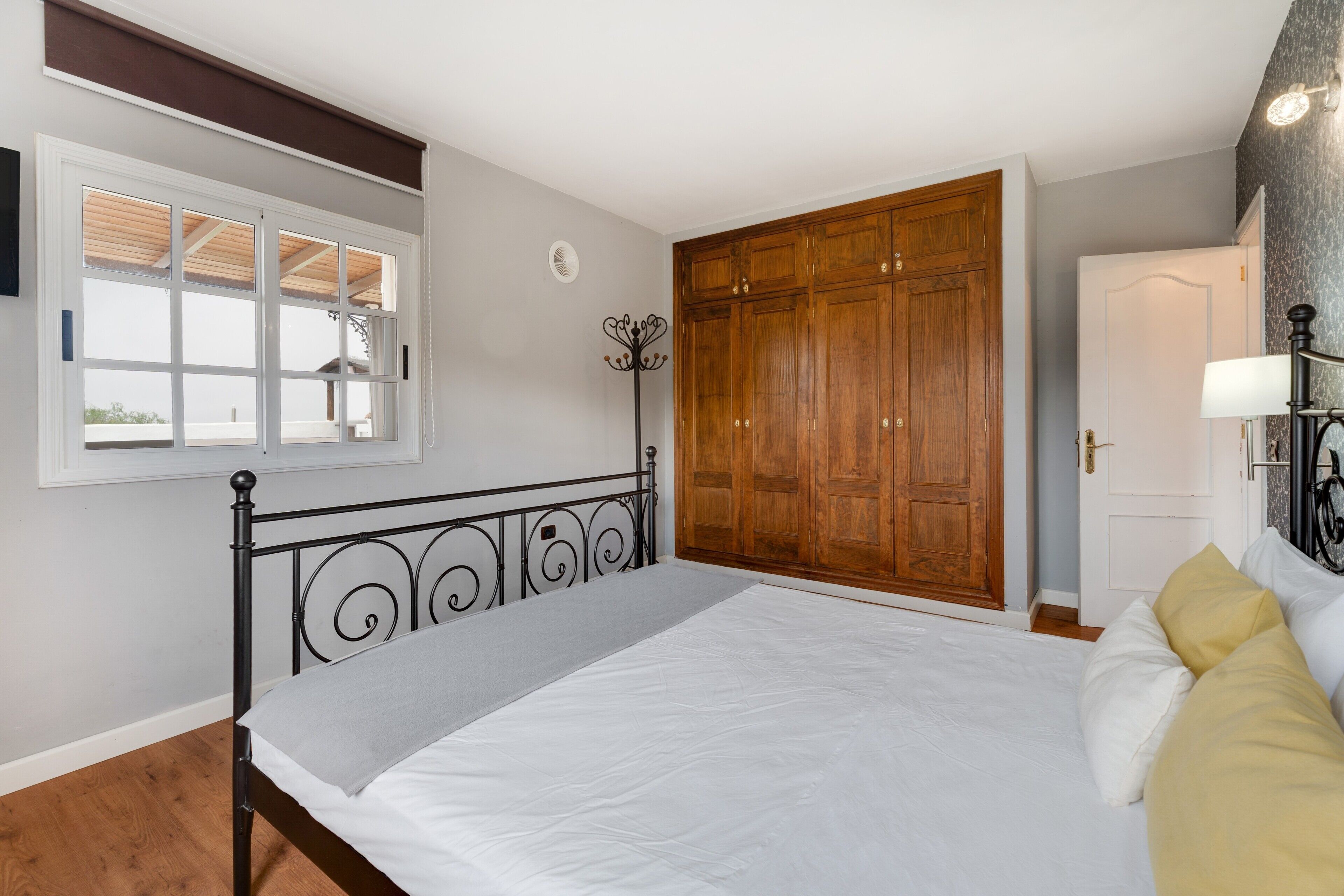 2 slaapkamers, een strijkplank/strijkijzer, wifi, beddengoed