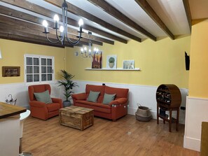 TV - Vacation Home 'La Era' with Mountain View, Private Pool and Wi-Fi (Adeje)