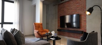 C LIVING 3 - ALMALQA