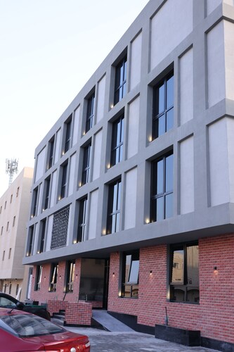 C LIVING 3 - ALMALQA