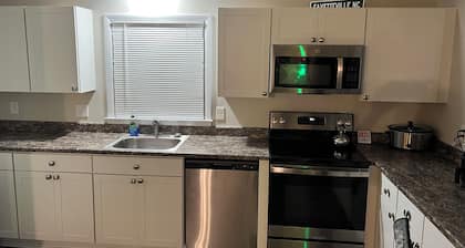 Minimalist-Modern Home w/Keyless Entry & Parking