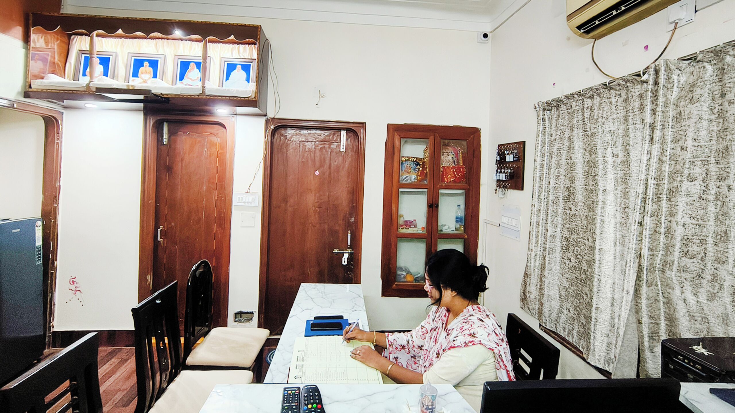 Quầy tiếp tân