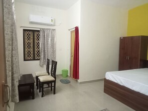 Deluxe Double Room | Free WiFi