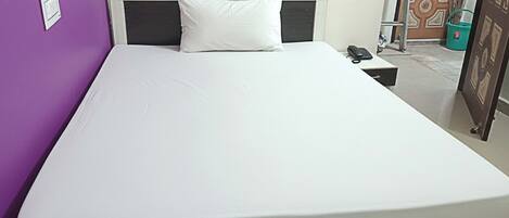 Basic Single Room | Free WiFi