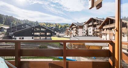 Apartment with ski slope view, sleeps 6, balcony
