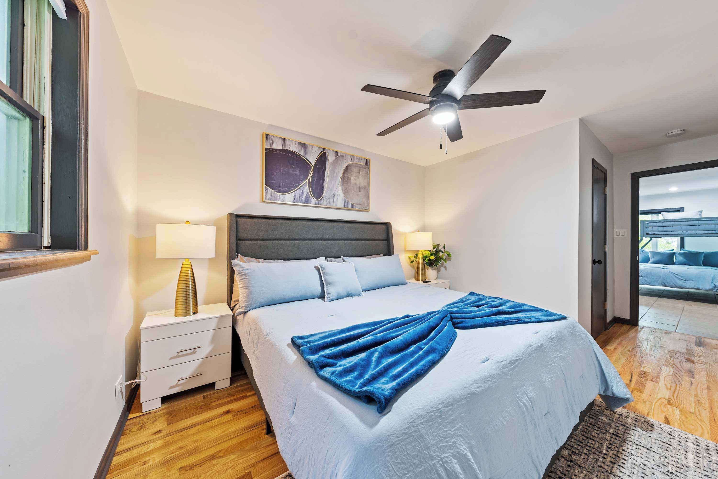 3 habitaciones, tabla de planchar con plancha, cuna de viaje y wifi 