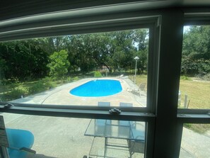 حمّام سباحة خارجي