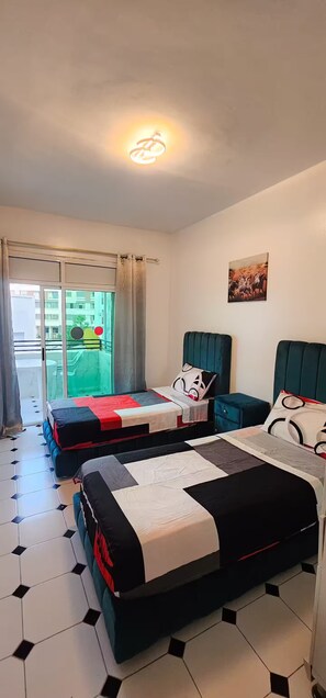 4 slaapkamers, een strijkplank/strijkijzer, wifi