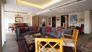 Living area - Luxury Rooms at Pyramids Gem (Giza)