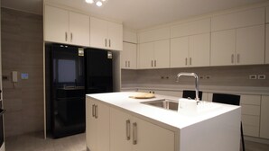 Shared kitchen - Luxury Rooms at Pyramids Gem (Giza)
