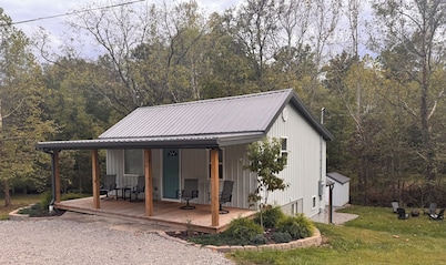 Relax in Nature in a Modern Country Retreat with a Fire Pit and Full Amenities