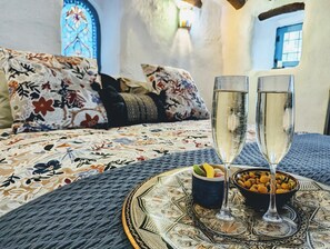 4 bedrooms, iron/ironing board, travel crib, free WiFi - Charming 4-bedroom Farmhouse in the Serene Andalusian Mountains of Oria (Oria)