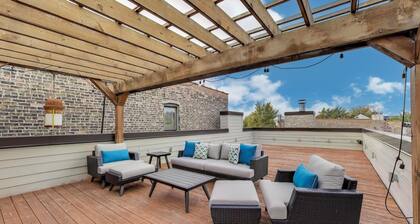 The Nicest House on VRBO in Chicago? Perhaps.. Custom Built 5 bdrm in West Town