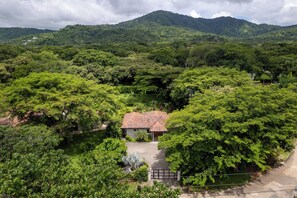 Exterior - Beautiful home in a gated Neighborhood, Walking Distance to Beach with Garden (Brasilito)