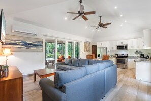 Living area - Beautiful home in a gated Neighborhood, Walking Distance to Beach with Garden (Brasilito)