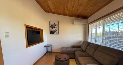 Charming 2-bedroom Guest house in Santa Fe with AC