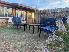 Terrace/patio - Charming 2-bedroom Guest house in Santa Fe with AC (Santa Fe)