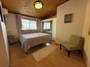 2 bedrooms, iron/ironing board, WiFi, bed sheets - Charming 2-bedroom Guest house in Santa Fe with AC (Santa Fe)