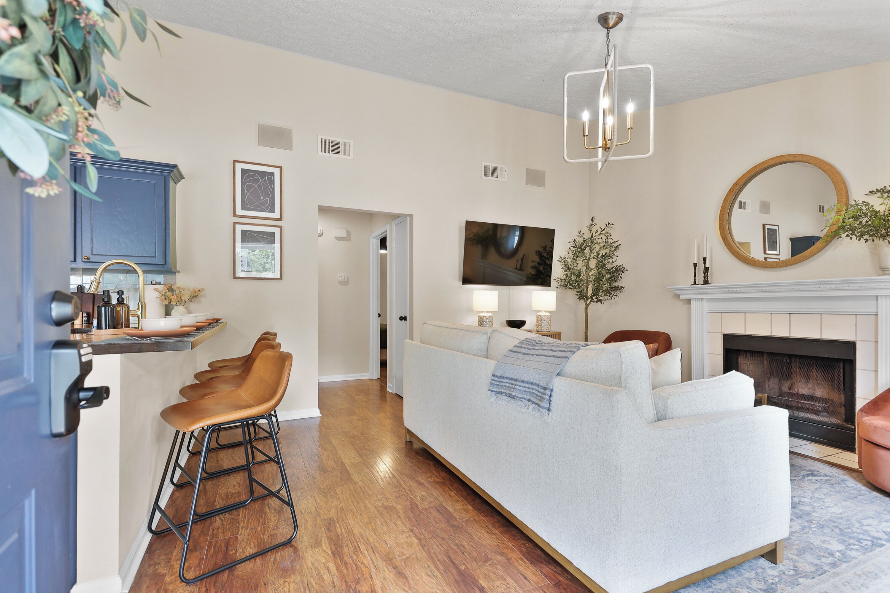 Smart TV 50-inci dengan saluran TV digital, Netflix, dan Hulu