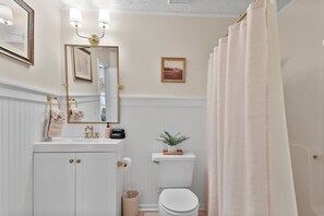 Bungalow, Garden View | Bathroom