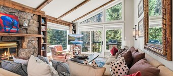 Timber Falls 4BR Penthouse Retreat with Views
