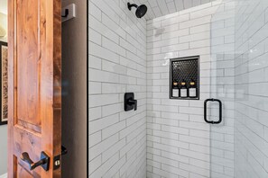 Hair dryer, towels - Timber Falls 4BR Penthouse Retreat with Views (Vail)