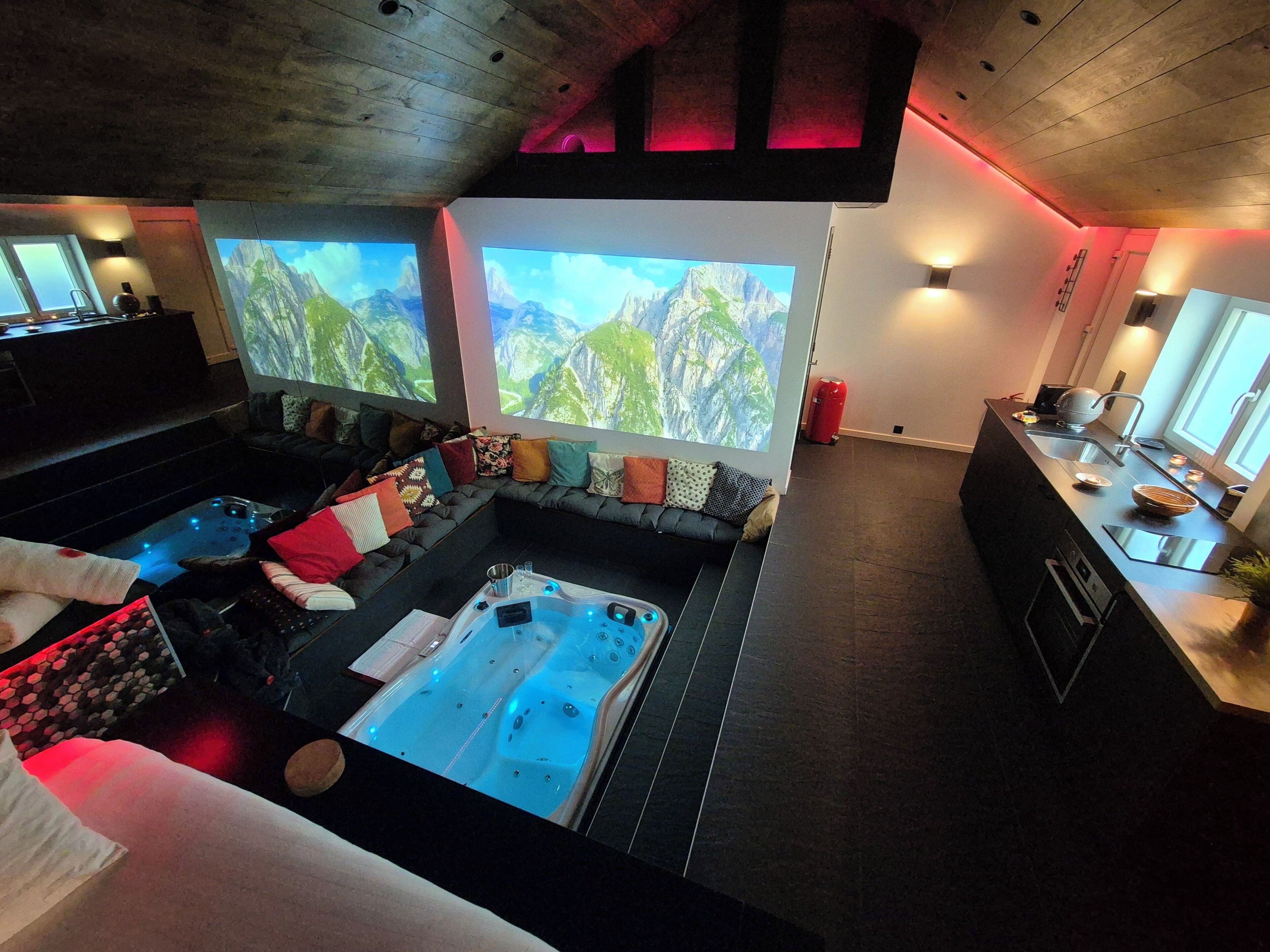 Luxury Suite, Garden View | Free WiFi