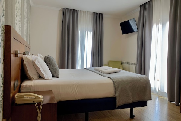 Presidentiële tweepersoonskamer, balkon, uitzicht op stad | Verduisterende gordijnen, geluiddichte muren