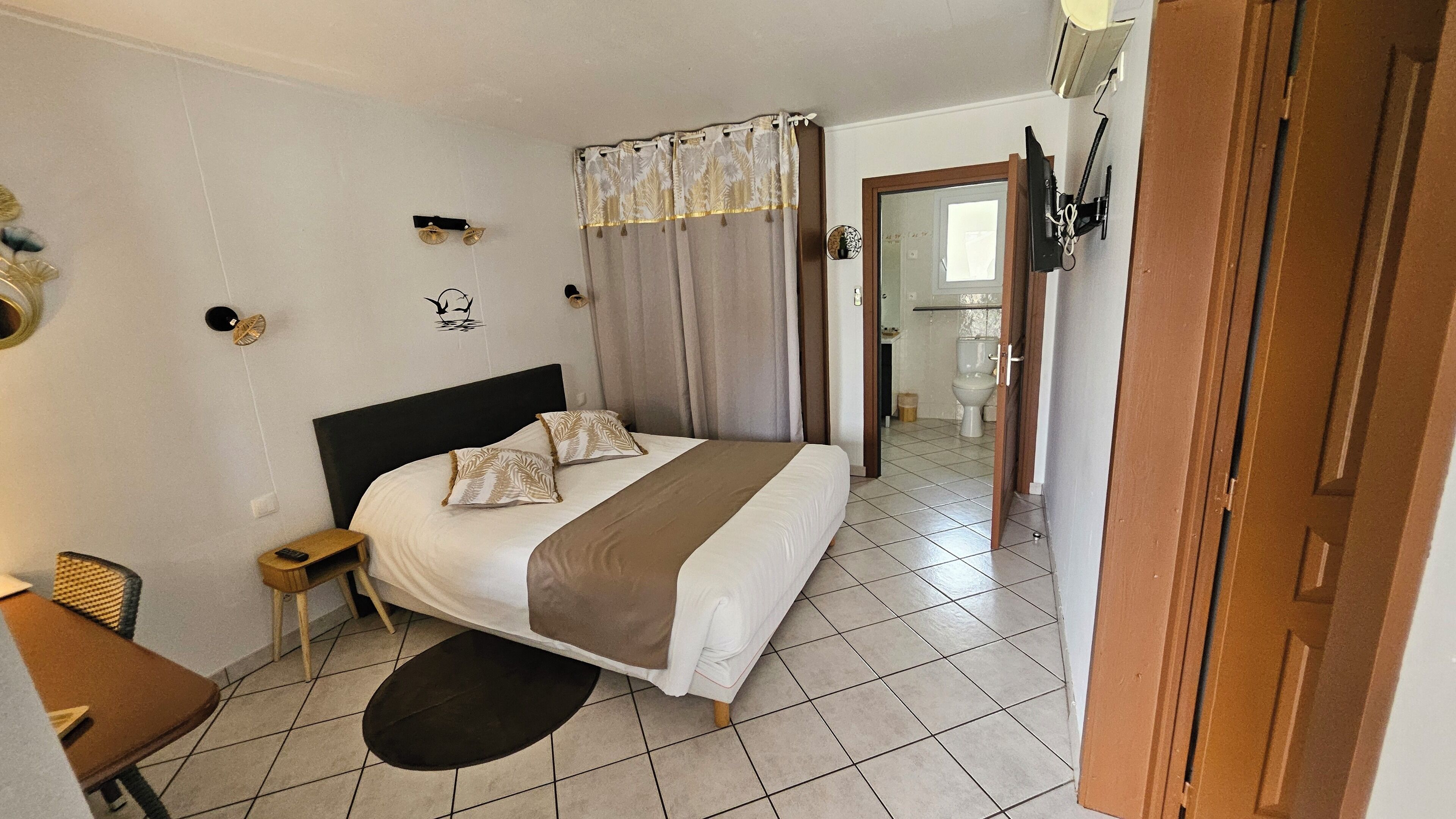 Habitació quàdruple clàssica | Escriptori, habitacions insonoritzades i wifi gratuïta 