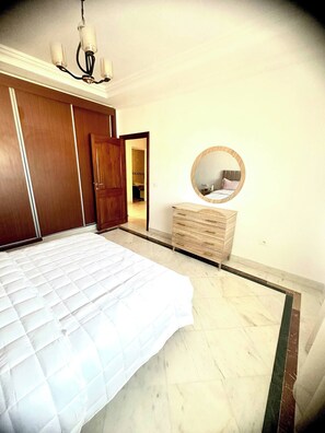 Apartment, 3 Bedrooms, Accessible, Smoking | 3 bedrooms