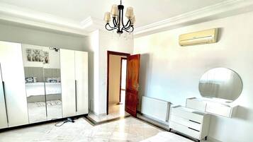 Apartment, 3 Bedrooms, Accessible, Smoking | 3 bedrooms