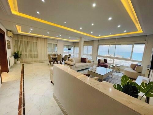 Luxury Stay With Panoramic Sea Views, Tourist Zone