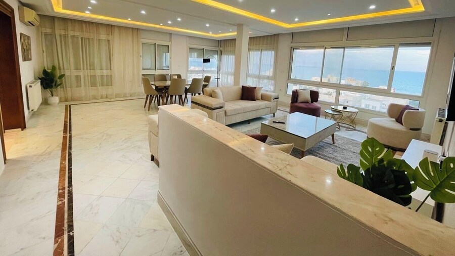 Luxury Stay With Panoramic Sea Views, Tourist Zone