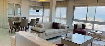 Luxury Stay With Panoramic Sea Views, Tourist Zone