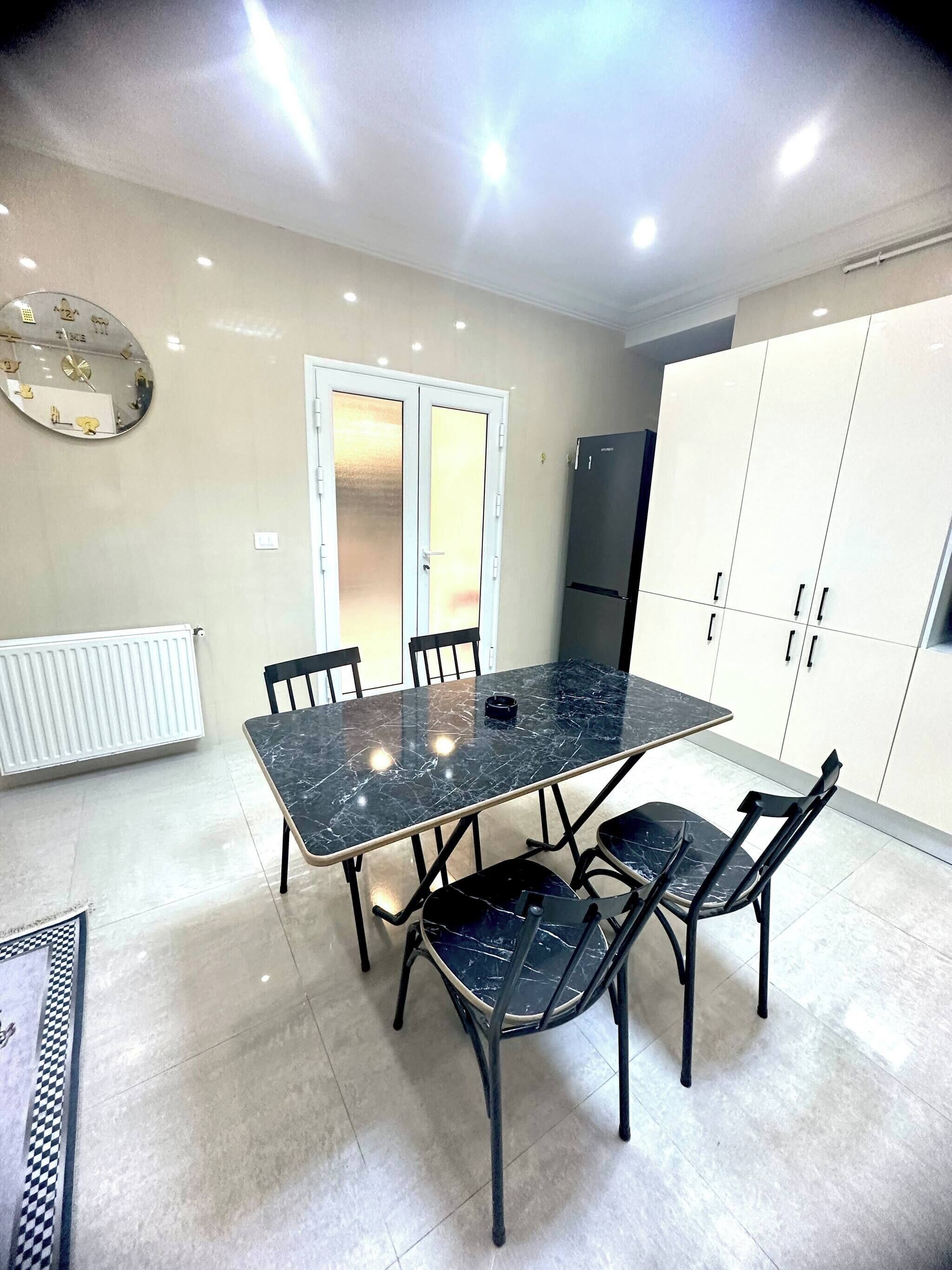 Apartment, 3 Bedrooms, Accessible, Smoking | Dining