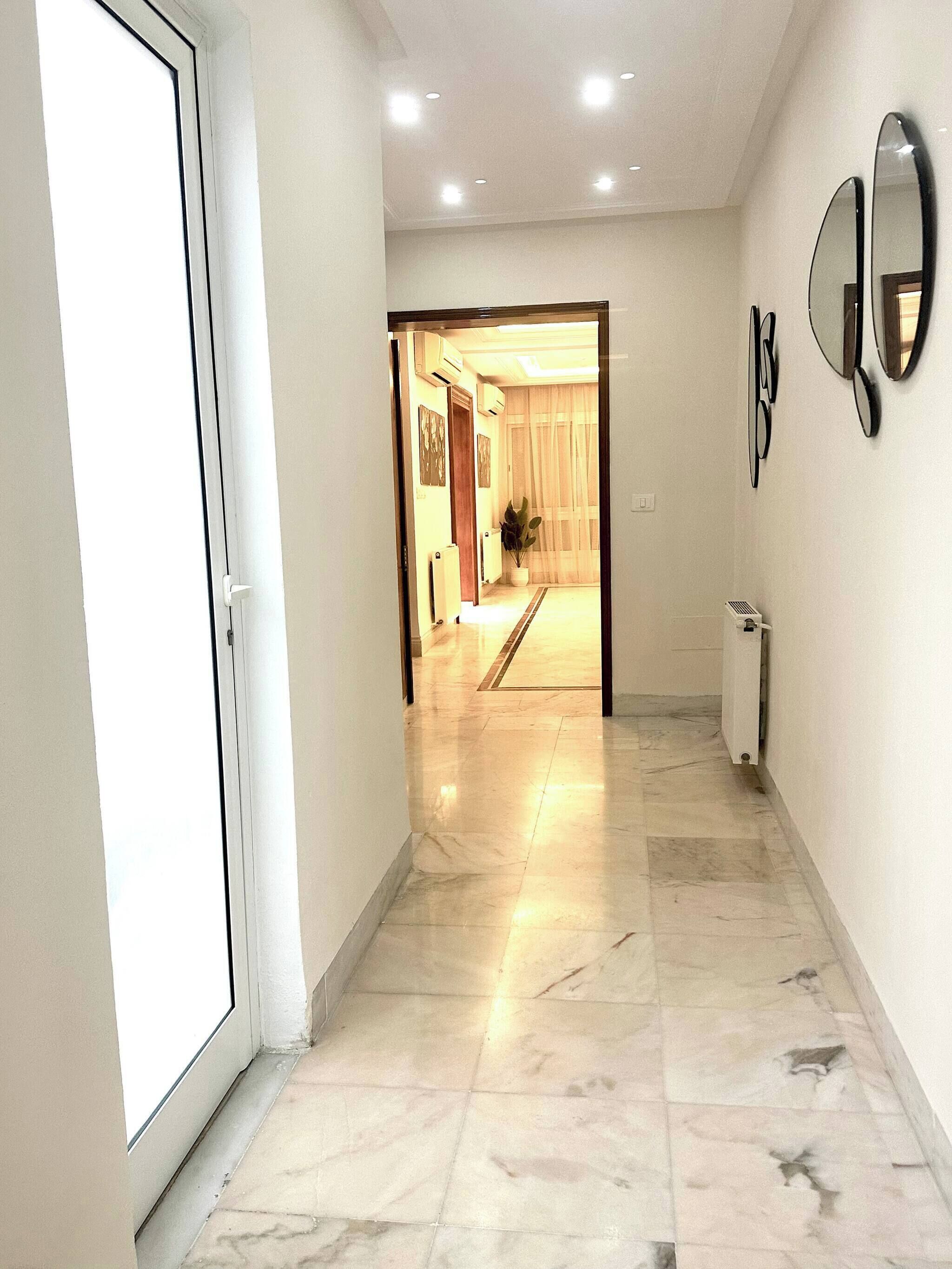 Apartment, 3 Bedrooms, Accessible, Smoking | Interior