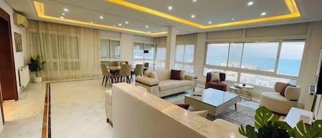 Apartment, 3 Bedrooms, Accessible, Smoking | Living area