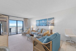 Älytelevisio, DVD-soitin, kirjoja