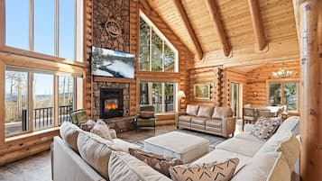 Een smart-tv, een open haard, videogames en boeken