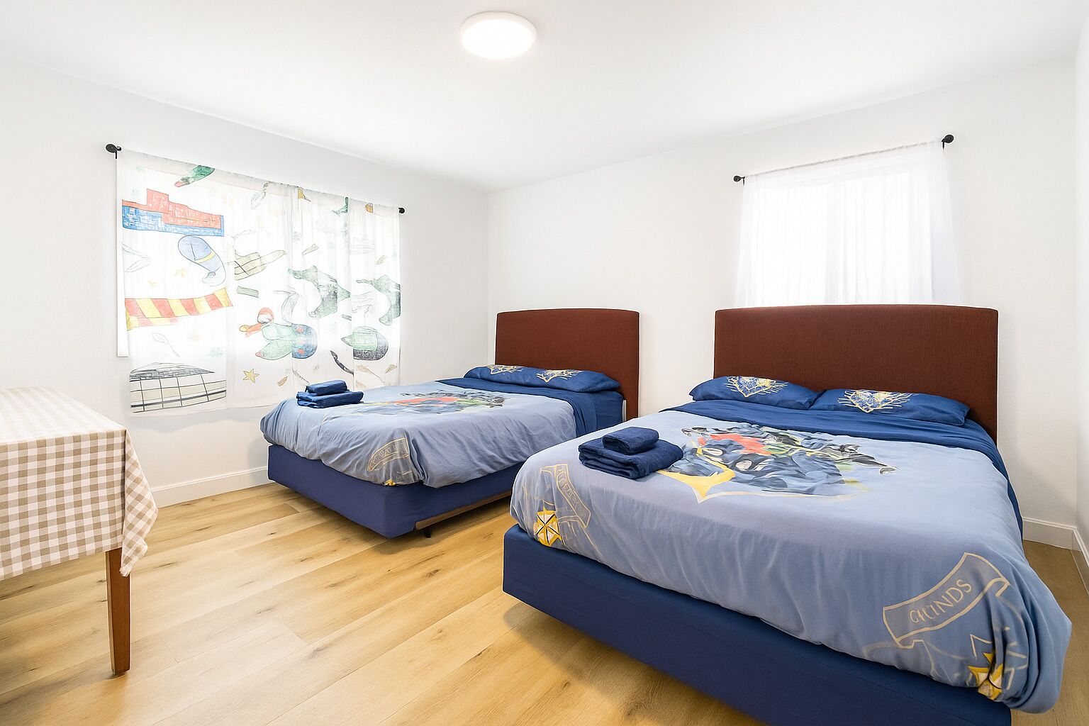 3 bedrooms, internet, bed sheets