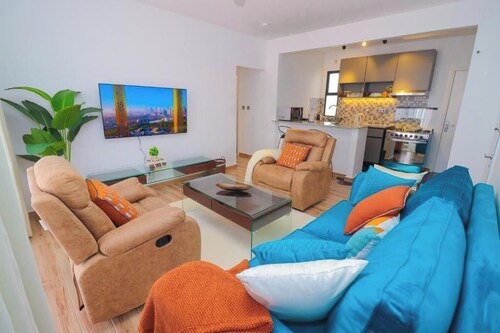 Luxury 2-Bedroom Modern Apartment