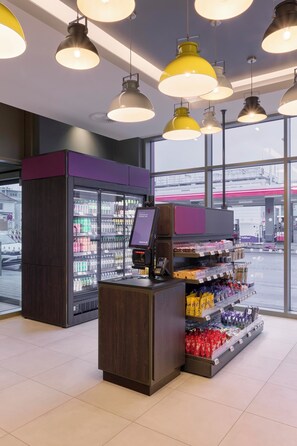 Reception - Premier Inn Stuttgart Zuffenhausen (Stuttgart)