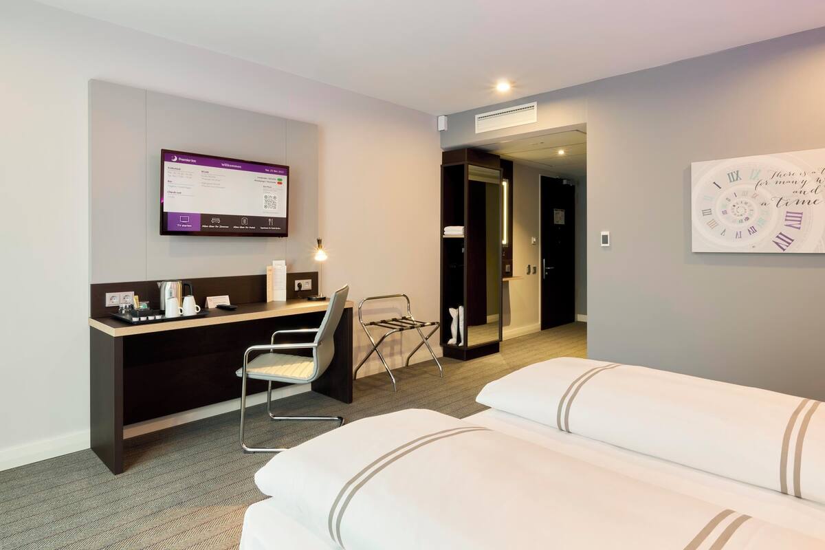 Double Room, Mobility Accessible (Barrier Free Room) | WiFi (free), bed sheets