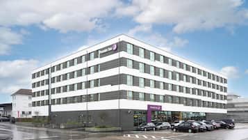 Fachada de la propiedad