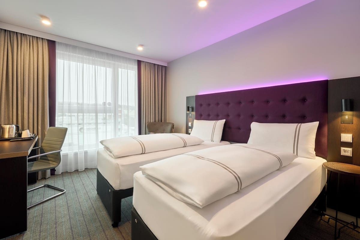 WiFi (free), bed sheets