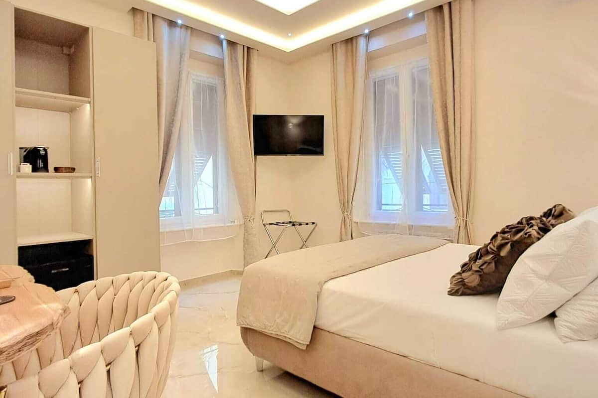 Exclusive Double Room, City View | Free WiFi