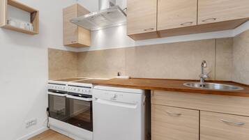 Kühlschrank, Ofen, Herdplatte, Geschirrspüler