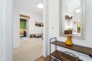 Interior - Apartment 'Nr 1' with Shared Pool, Wi-Fi and Air Conditioning (Pula)