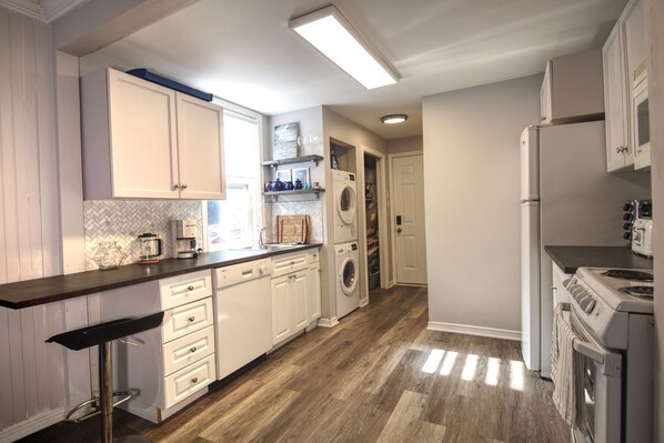 Microwave, oven, stovetop, dishwasher